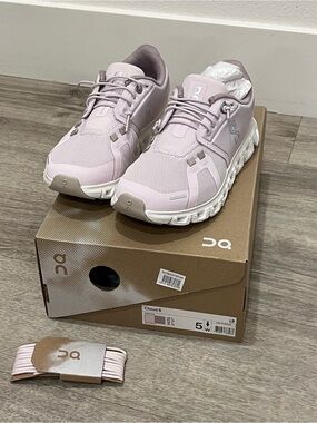 On Cloud 6 Women's Sneakers in Pale Pink